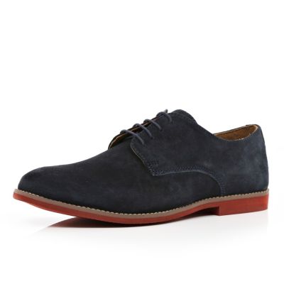 Blue contrast sole shoes
