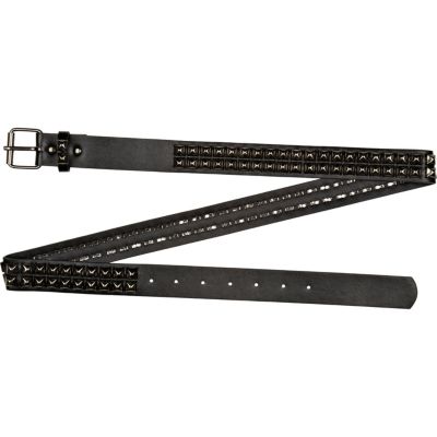 Black pyramid stud belt 