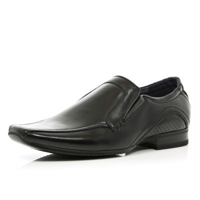 Black pointed perforated formal shoes