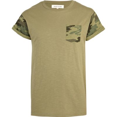 Green camo pocket short sleeve t-shirt