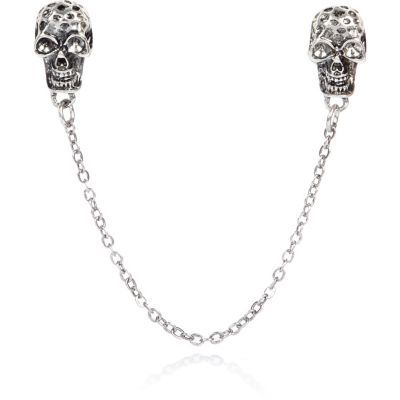 Grey metal skull chained collar tips