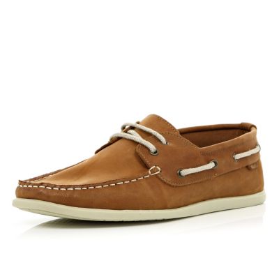 Brown lace up soft boat shoes