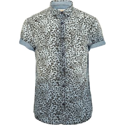 Blue leopard print short sleeved denim shirt