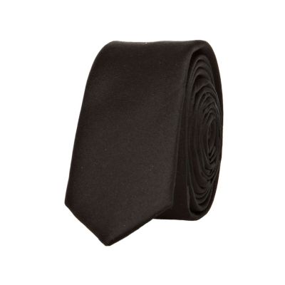 Black skinny tie