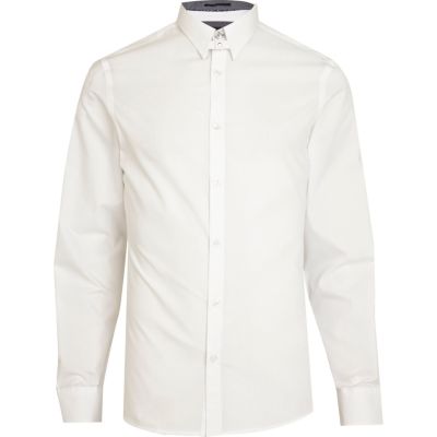 White pointed collar long sleeve shirt