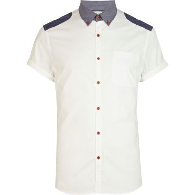 White tile print shoulder patch shirt
