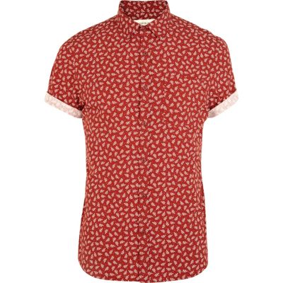 Red fall print short sleeve shirt