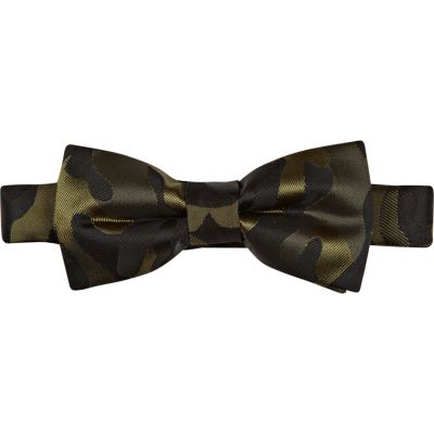 Khaki green camo print bow tie