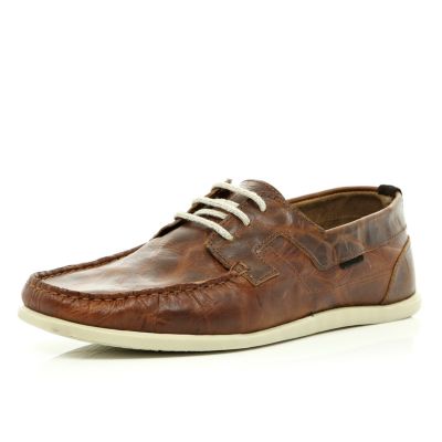 Brown tumbled lace up boat shoes