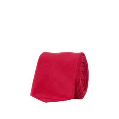 Bright pink tie
