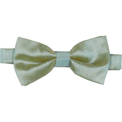 Green bow tie