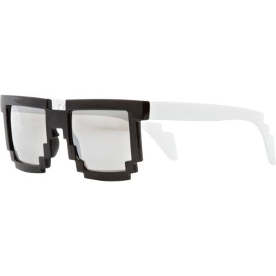 Black and white pixel frame mirror sunglasses