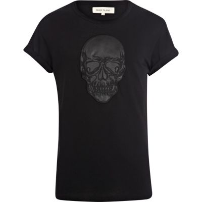 Black skull applique t-shirt