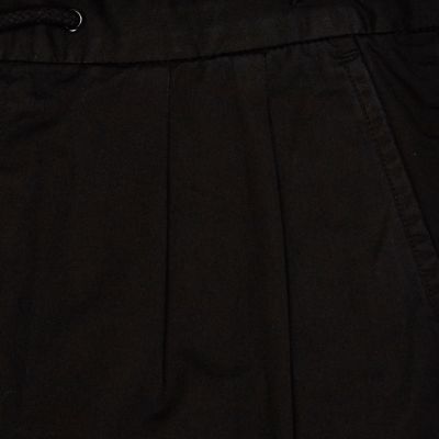 Pantalon de survêtement noir à chevilles resserrées