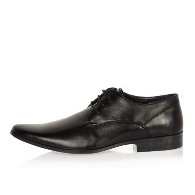 Black formal shoes