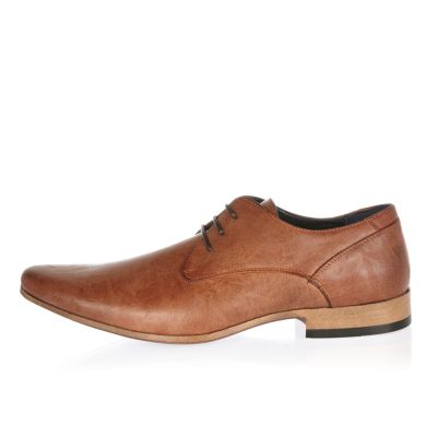 shoes in tan colour