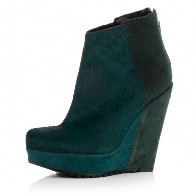 593402_main?$hero$&layer=1&sizeN=0.232,0.147&src=selfridges_ex_icon&posN=-0.209,-0.207