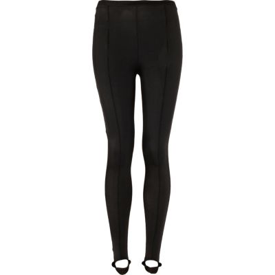 Black stirup legging