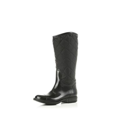 black quilted wellies