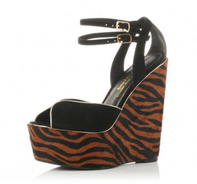 black print wedges