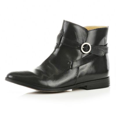 black strap chelsea boots 