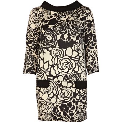 Black print boat neck shift dress