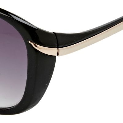 Black sunglasses