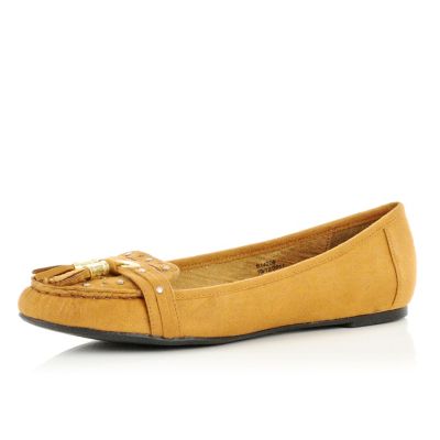 light brown tassel moccasin shoes