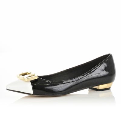 black patent point shoes