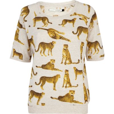 beige cheetah print t-shirt