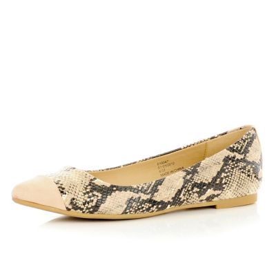 beige snake print point ballerina pumps