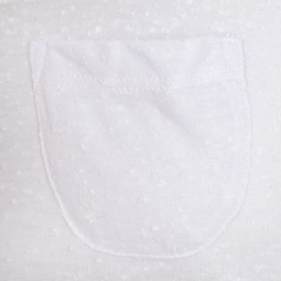 White v neck t-shirt