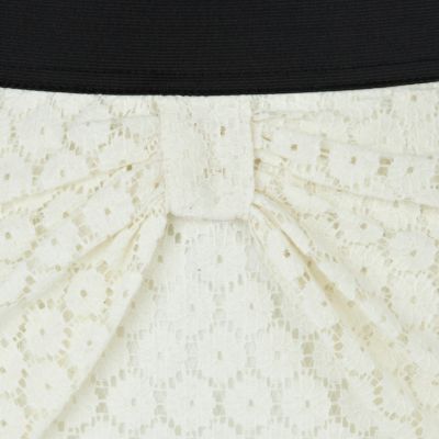 Cream bow lace skirt