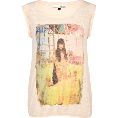 Light coral girl print t-shirt