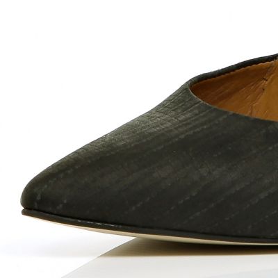 Black pointed court shoes