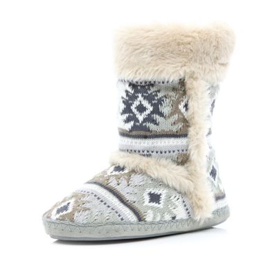Grey aztec knit fluffy lined slipper boots