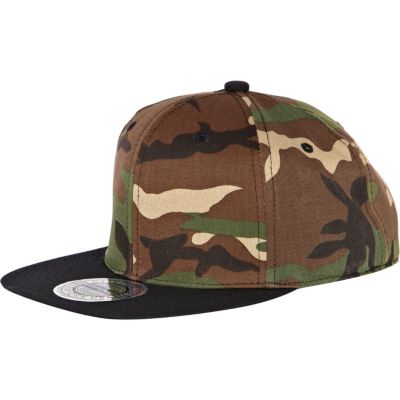 Green camouflage print trucker hat