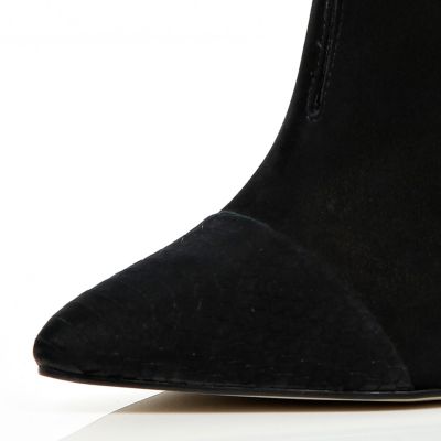 Black pointed stiletto shoe boots