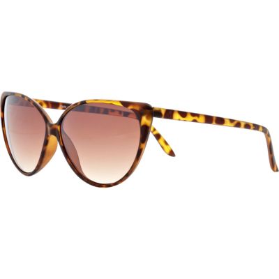 Brown tortoise shell cat eye sunglasses
