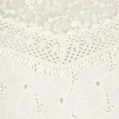 Cream crochet 3/4 sleeve blouse