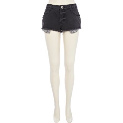 Black leopard pocket denim shorts