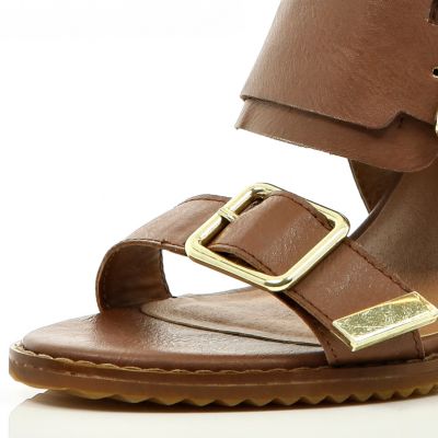 Brown chunky strap buckle sandals