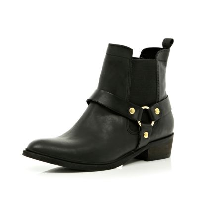 Black stirrup western ankle boots