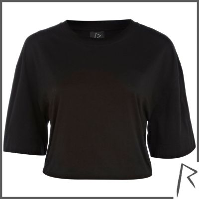 Black Rihanna cropped t-shirt