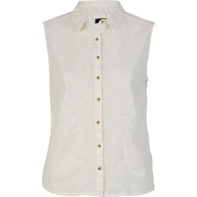 White sleeveless shirt