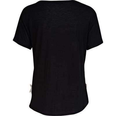 Black and white 3D flower t-shirt