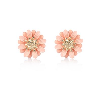 Pink daisy flower stud earrings