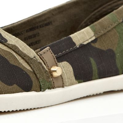 Khaki green camo print slip on plimsolls