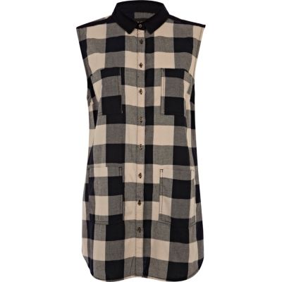 Black check longline sleeveless shirt