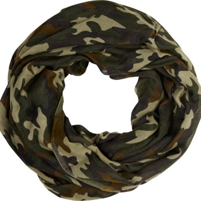 Green camo print snood
